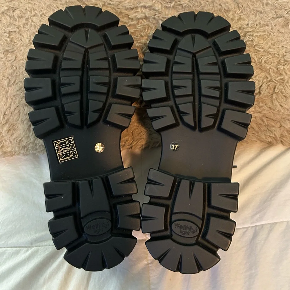 B2 Brown’s Mackenzie Shoes - Picture 4 of 9